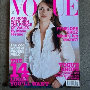 British Vogue February 2002 Magazine – Penélope Cruz Cover – Vintage 2000s